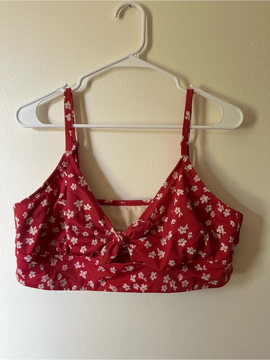Beach Betty'S Other - Red Floral Tie-Front Bikini Top